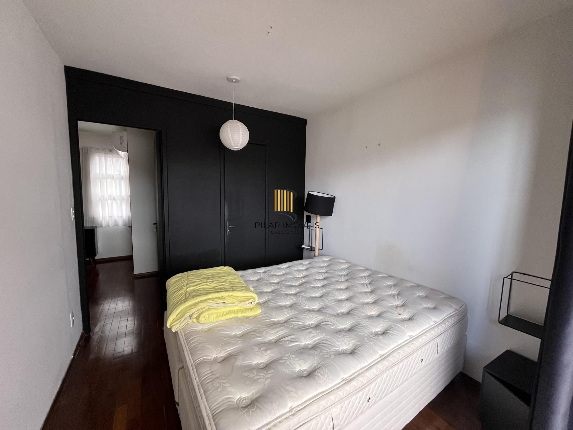 Duplex de 1 quarto, garagem coberta no bairro Cidade Baixa em Porto Alegre