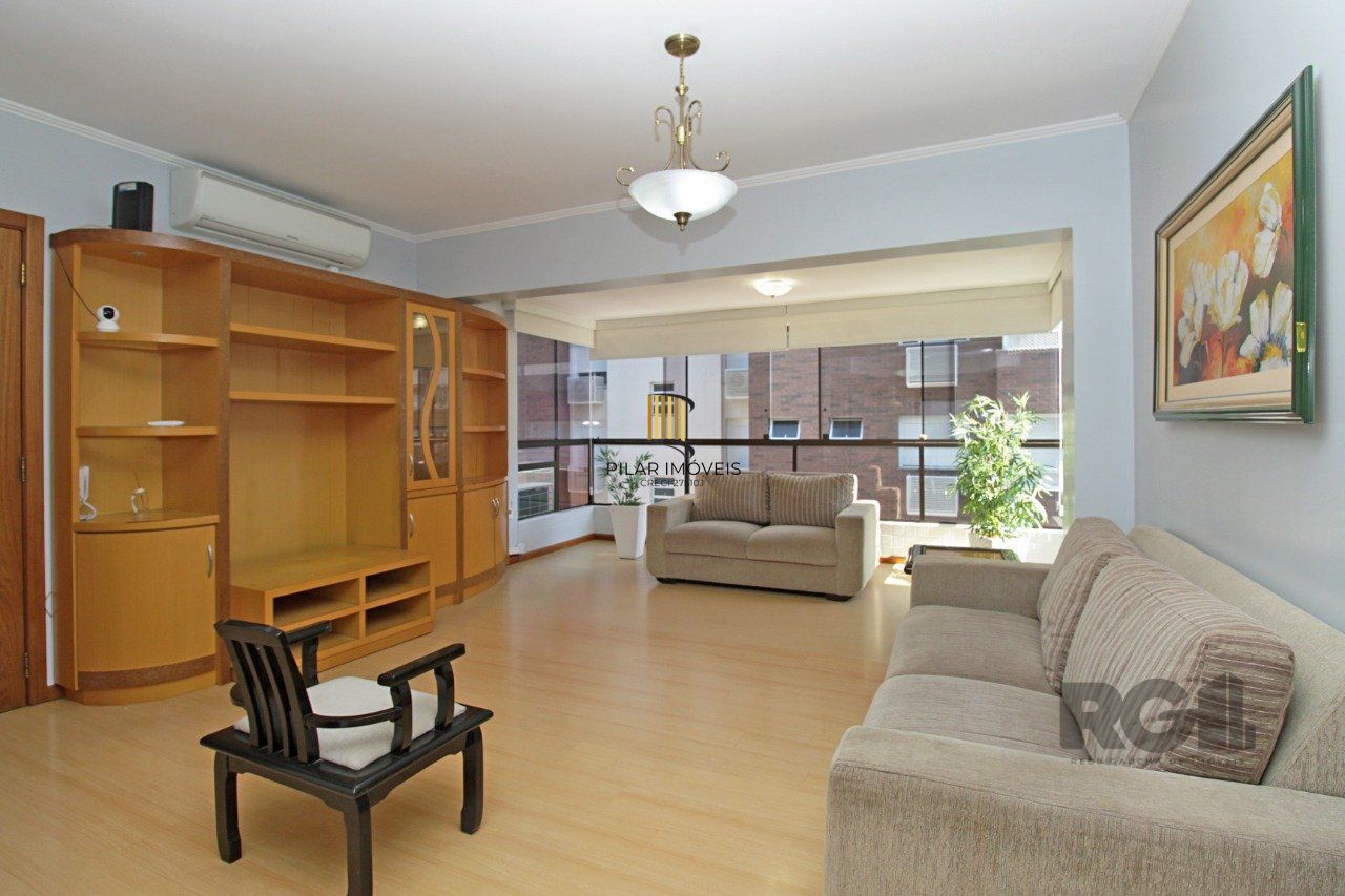 Apartamento de 3 dormitórios, suíte e 2 vagas de garagem no bairro Petrópolis em Porto Alegre