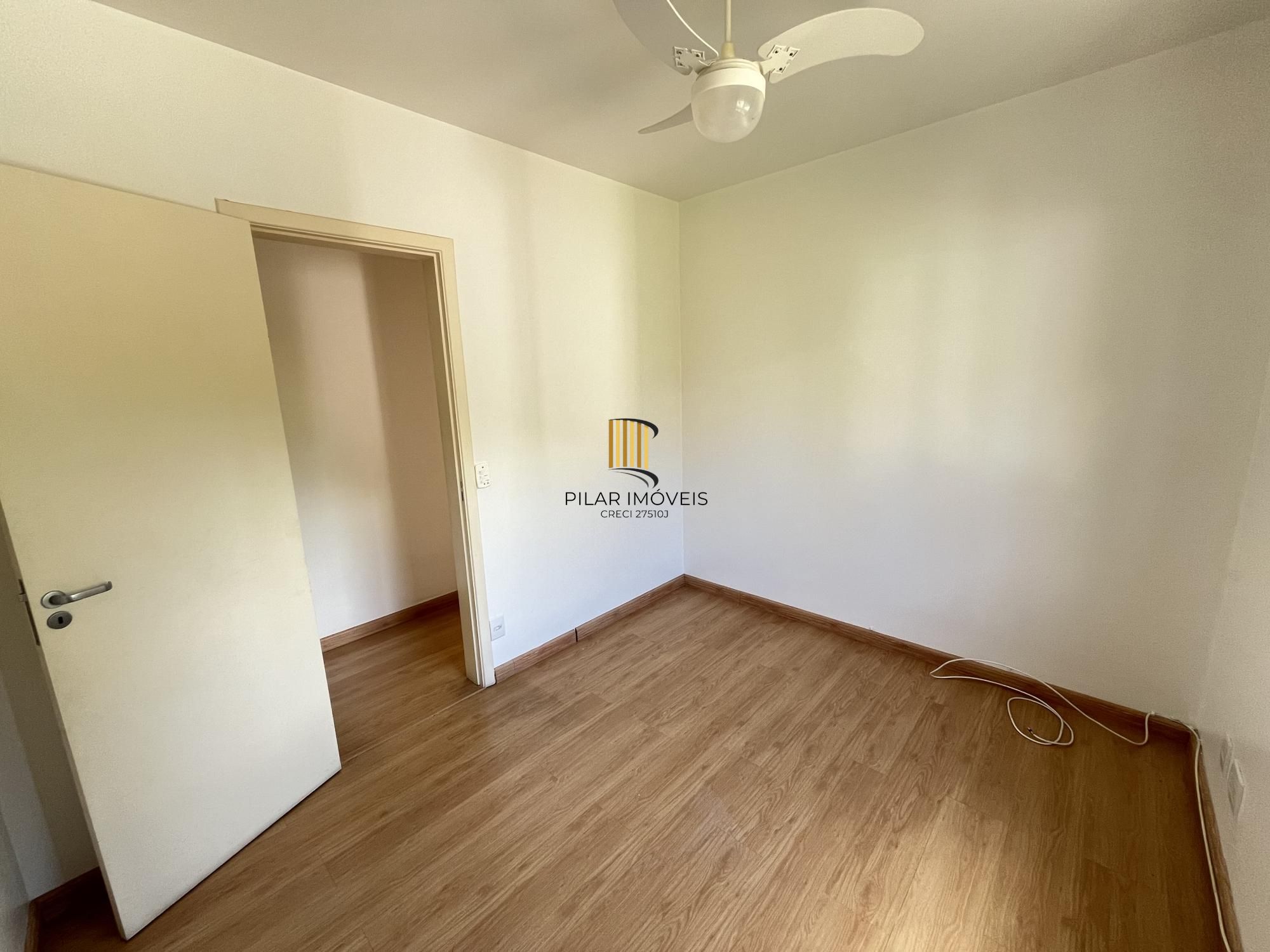 Apartamento de 3 quartos, suíte e 2 vagas de garagem no bairro Petrópolis.