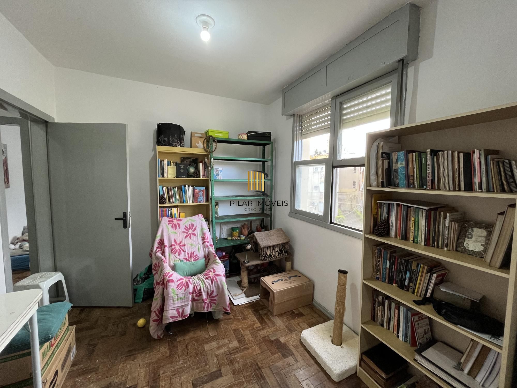 Apartamento de três dormitórios com vaga no Conjunto Residencial Roque Calage