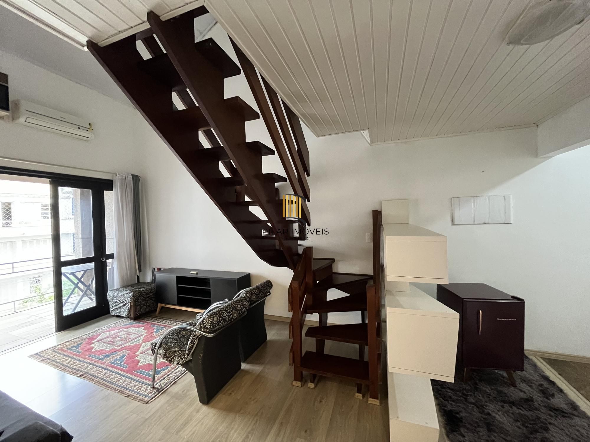 Duplex de 1 quarto, garagem coberta no bairro Cidade Baixa em Porto Alegre