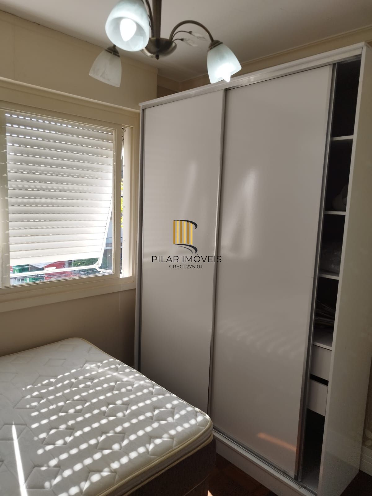 Apartamento de um quarto e uma vaga de garagem no bairro Santa Cecília