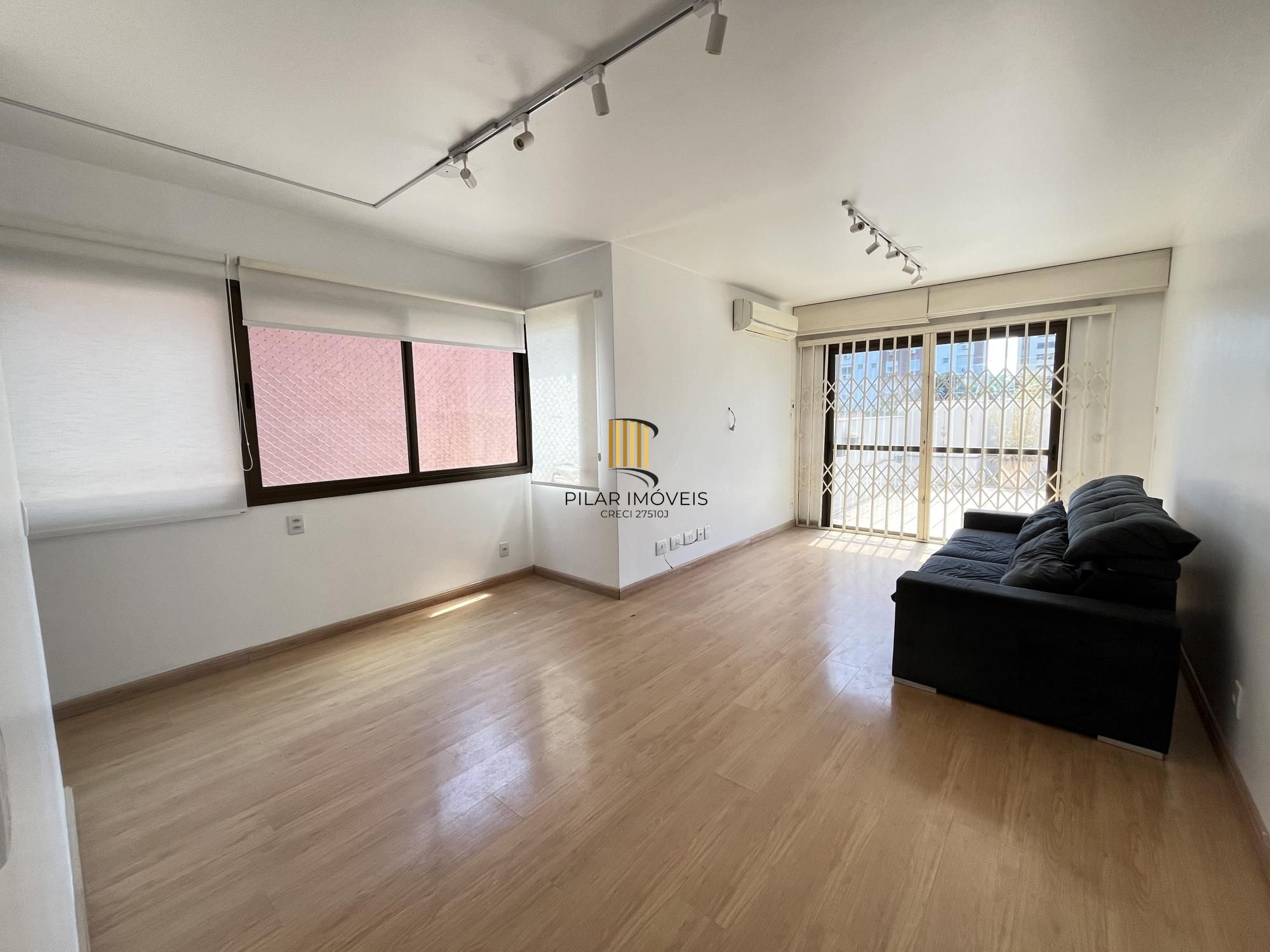 Apartamento de 3 quartos, suíte e 2 vagas de garagem no bairro Petrópolis.