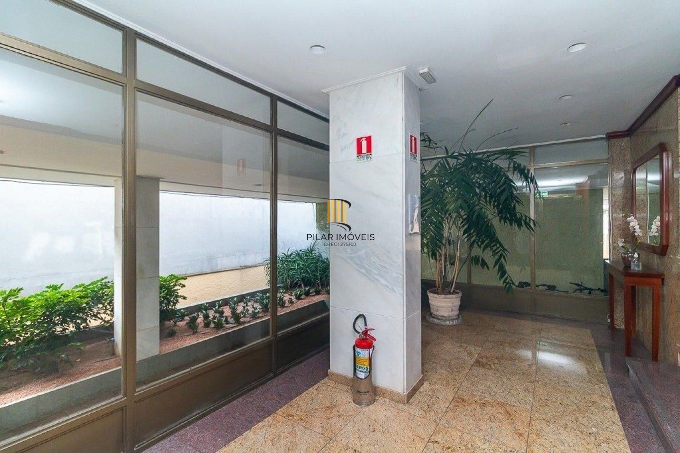 Apartamento de 3 quartos, 2 banheiros e 1 vaga garagem no bairro Moinhos Vento