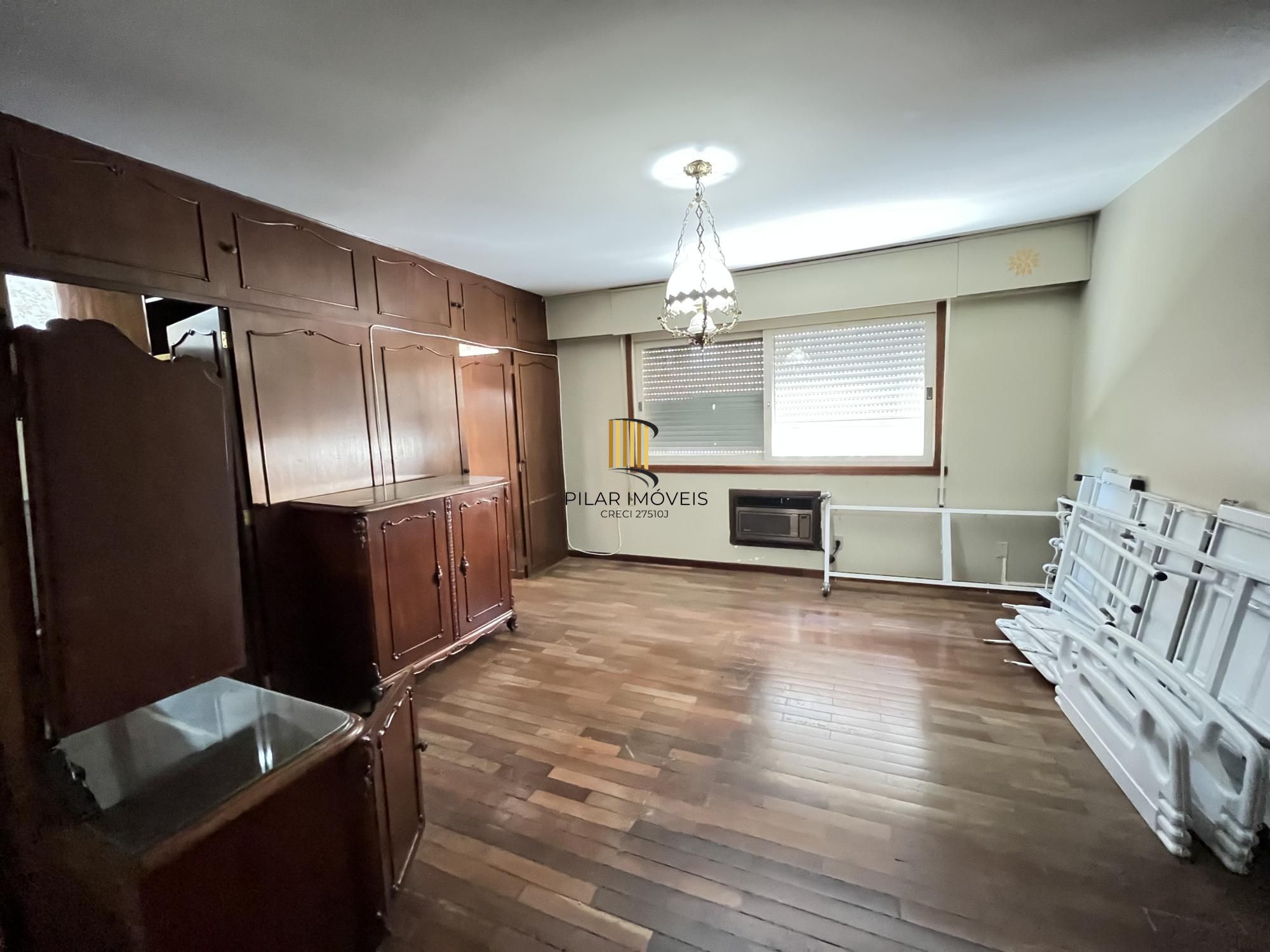 Apartamento de 3 quartos, suíte e 2 vagas de garagem no bairro Auxiliadora POA