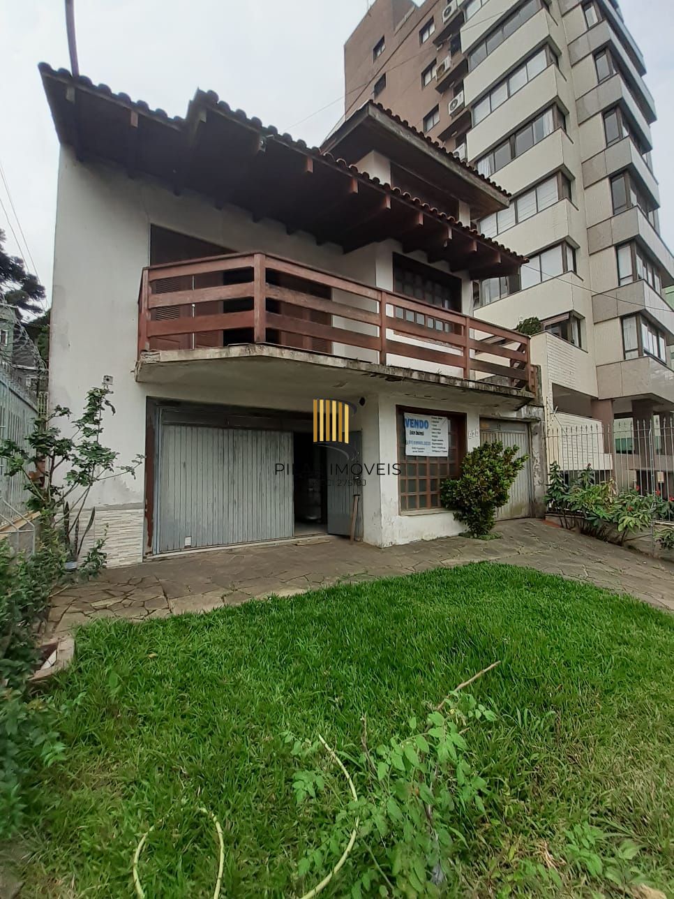 Casa Residencial Semimobiliada à Venda em Porto Alegre, RS