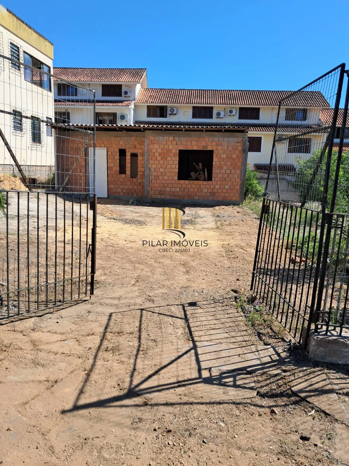 Terreno com 152,25 m² de área privativa