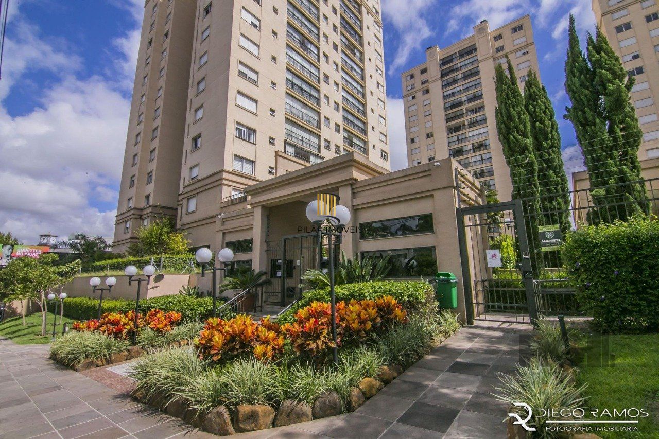 Apartamento de 3 quartos, suíte e duas vagas de garagem no bairro Jardim Europa