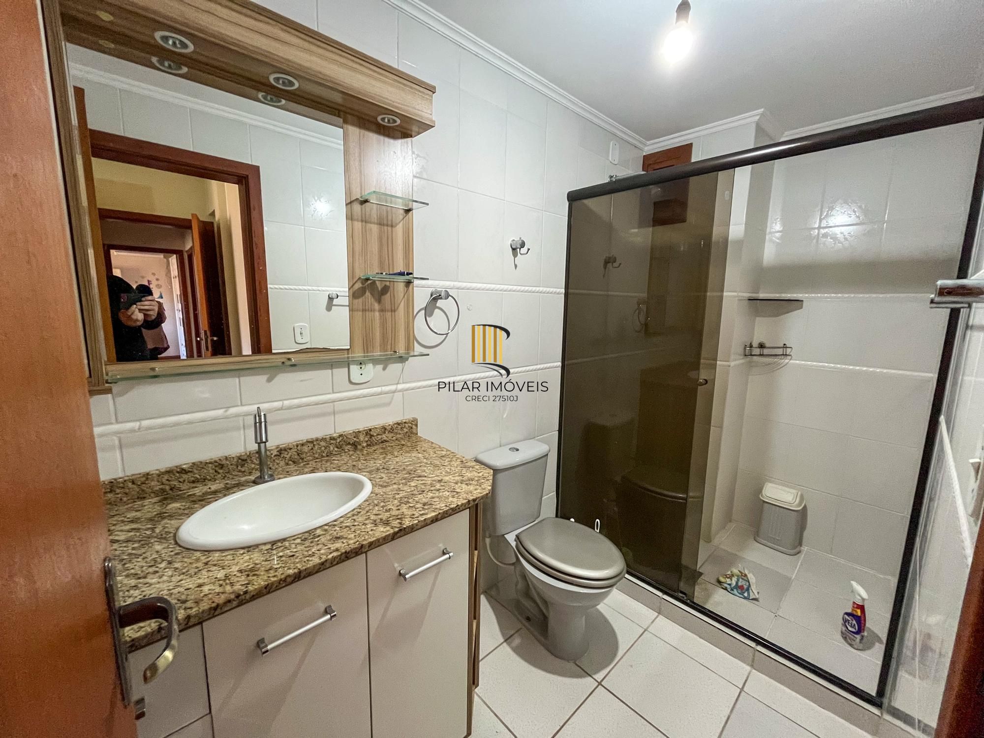 Casa de 3 dormitórios e 1 suíte no bairro Menino Deus em Porto Alegre