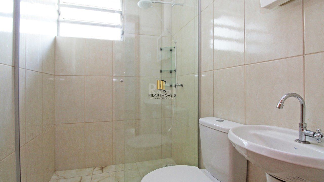Excelente apartamento de 1 (um) quarto no bairro Centro, da cidade de Porto Alegre , na Av. Borges de Medeiros, 652 . Apartamento amplo e muito bem localizado, em localização nobre na Av. Borges d