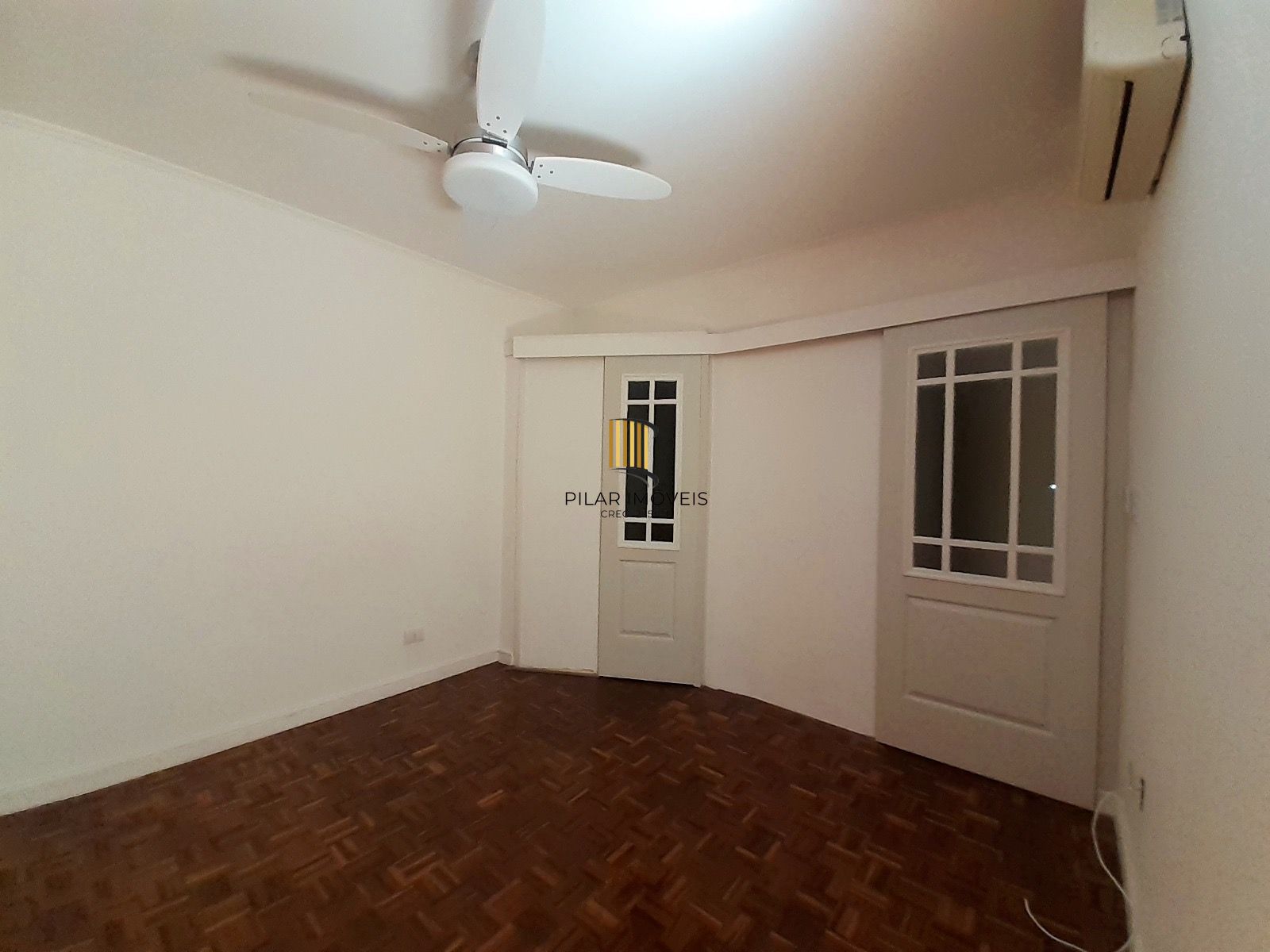 Apartamento de dois quartos no bairro Menino Deus em Porto Alegre