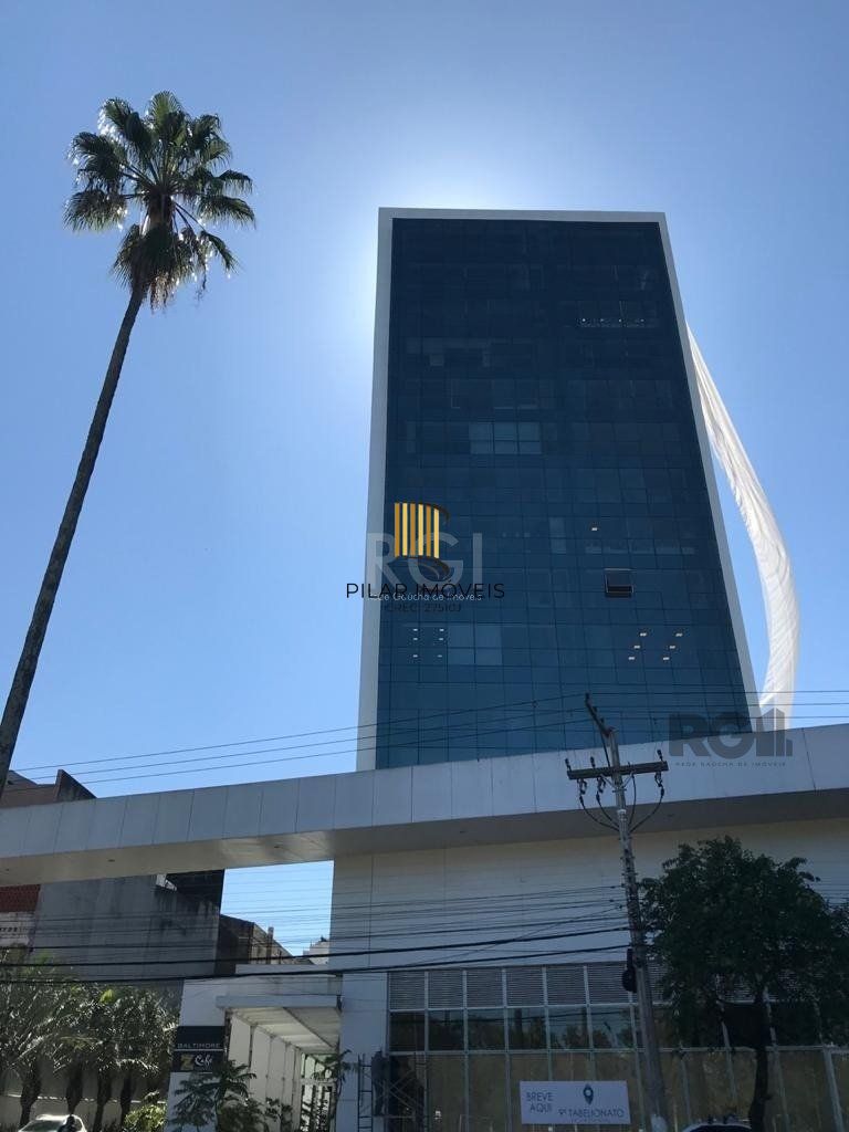 Sala comercial desocupada no edifício Baltimore, bairro Bom Fim em Porto Alegre.