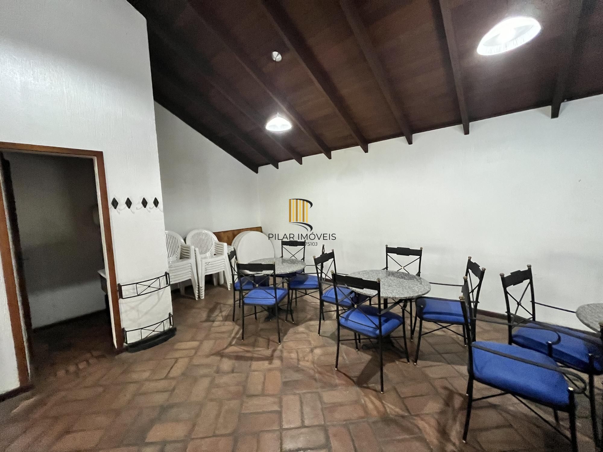 Apartamento de 4 quartos, suíte, amplo closet, dependência e 2 vagas de garagem