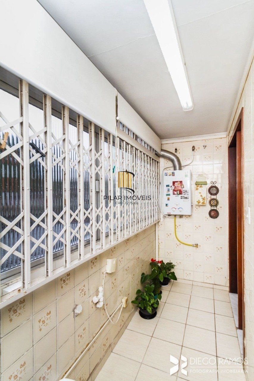 Apartamento para Venda - 111m², 3 dormitórios, sendo 1 suites, 2 vagas - Menino Deus
