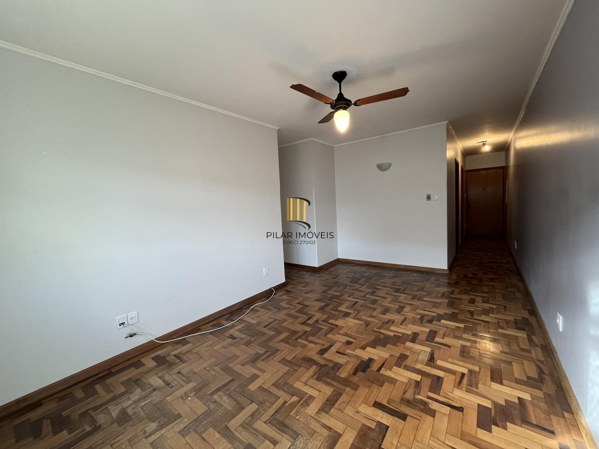 Apartamento de 2 quartos, opção 3º quarto ou gabinete e 1 vaga de garagem
