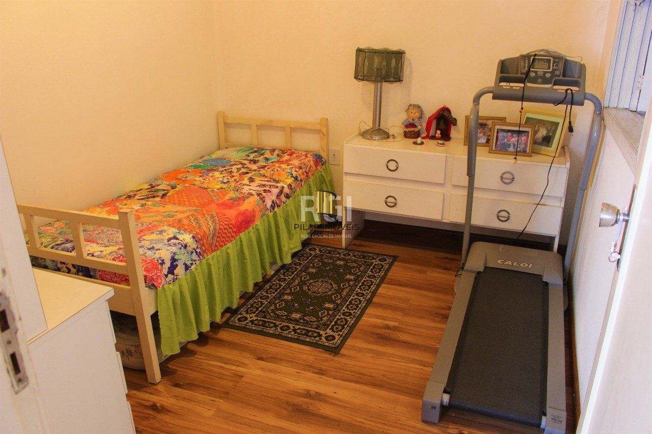 Casa para Venda - 208m², 3 dormitórios, 1 vaga - Partenon