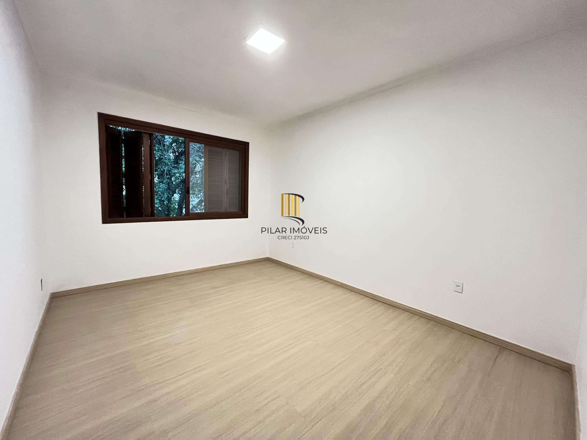 Apartamento de 2 quartos e 1 vaga de garagem no bairro Petrópolis Porto Alegre