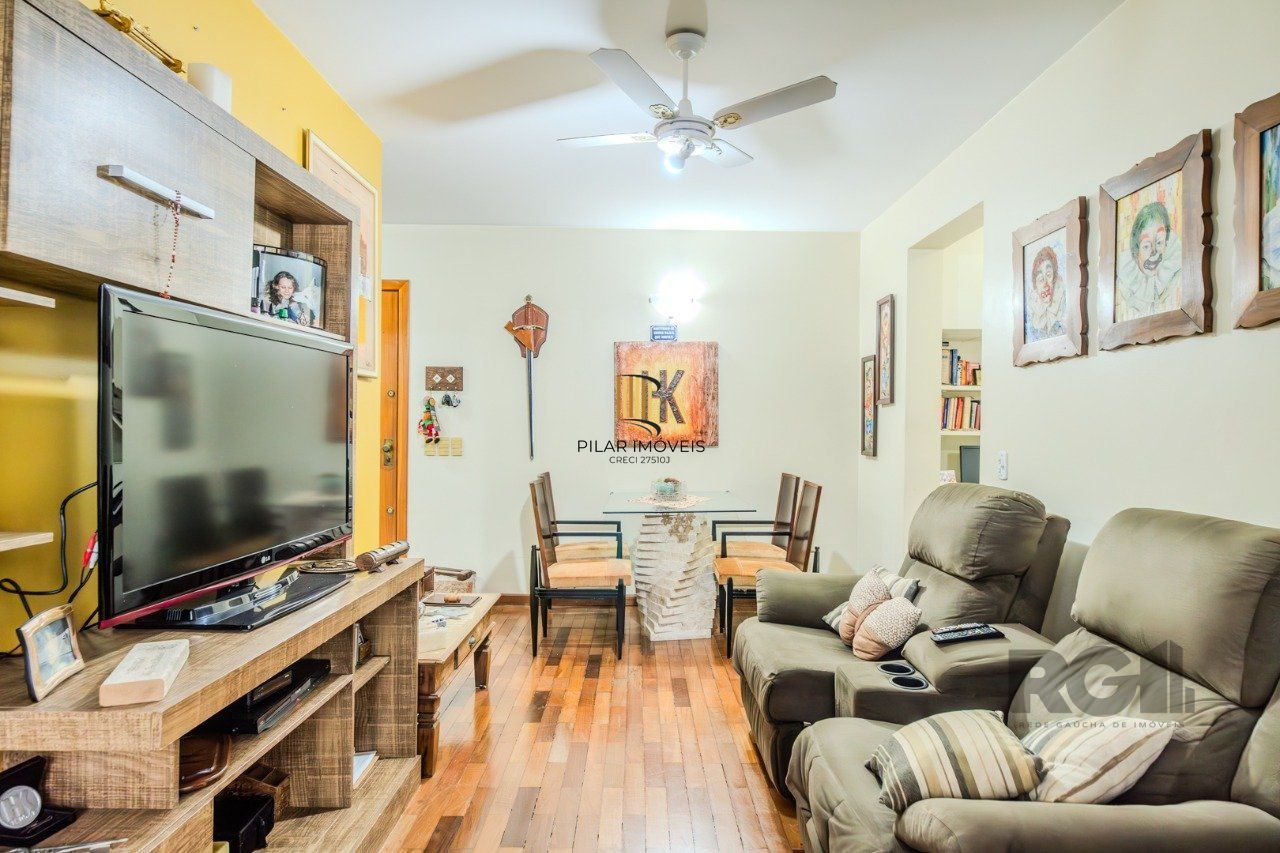 Apartamento de 1 quarto, sacada e uma vaga de garagem no bairro Santana POA/RS.