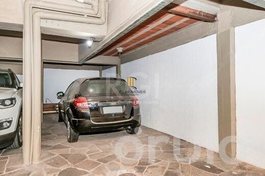 Cobertura para Venda - 244m², 3 dormitórios, sendo 1 suites, 2 vagas - Petrópolis