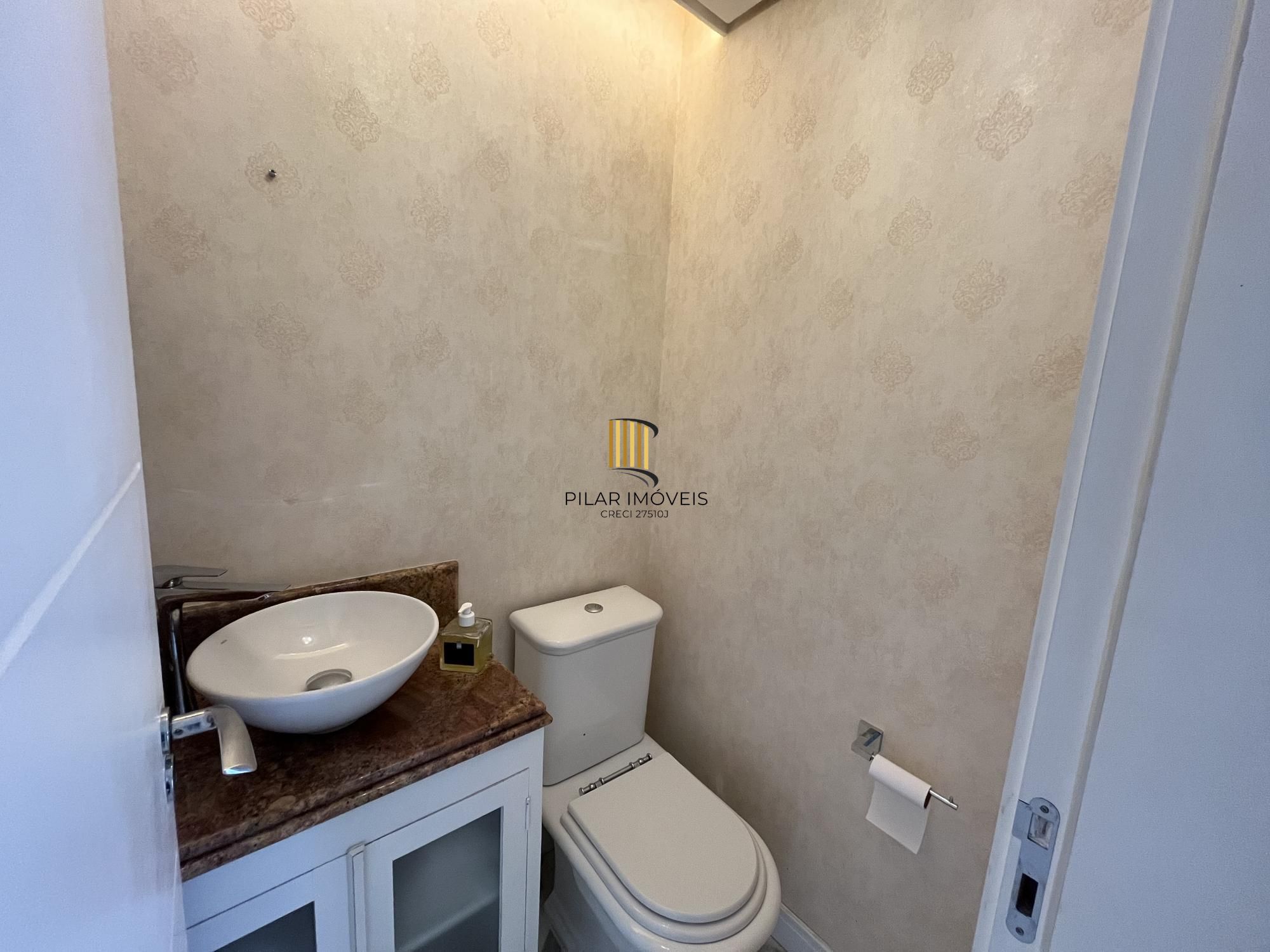 Apartamento de 3 quartos, suíte e 3 vagas de garagem no bairro Auxiliadora POA
