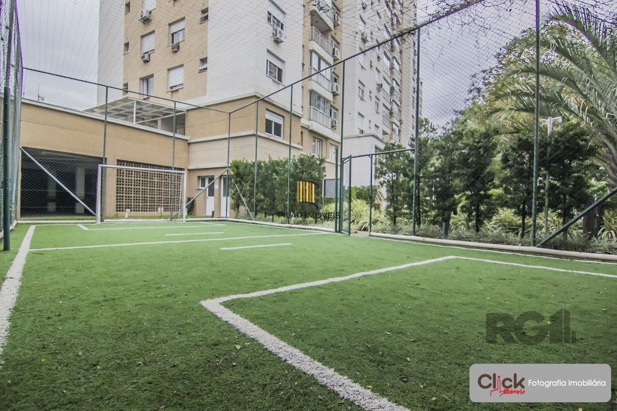 Apartamento 3 dormitórios, suíte, 2 vagas. Andar alto, vista para infraestrutura do condomínio. Semi-mobiliado. 