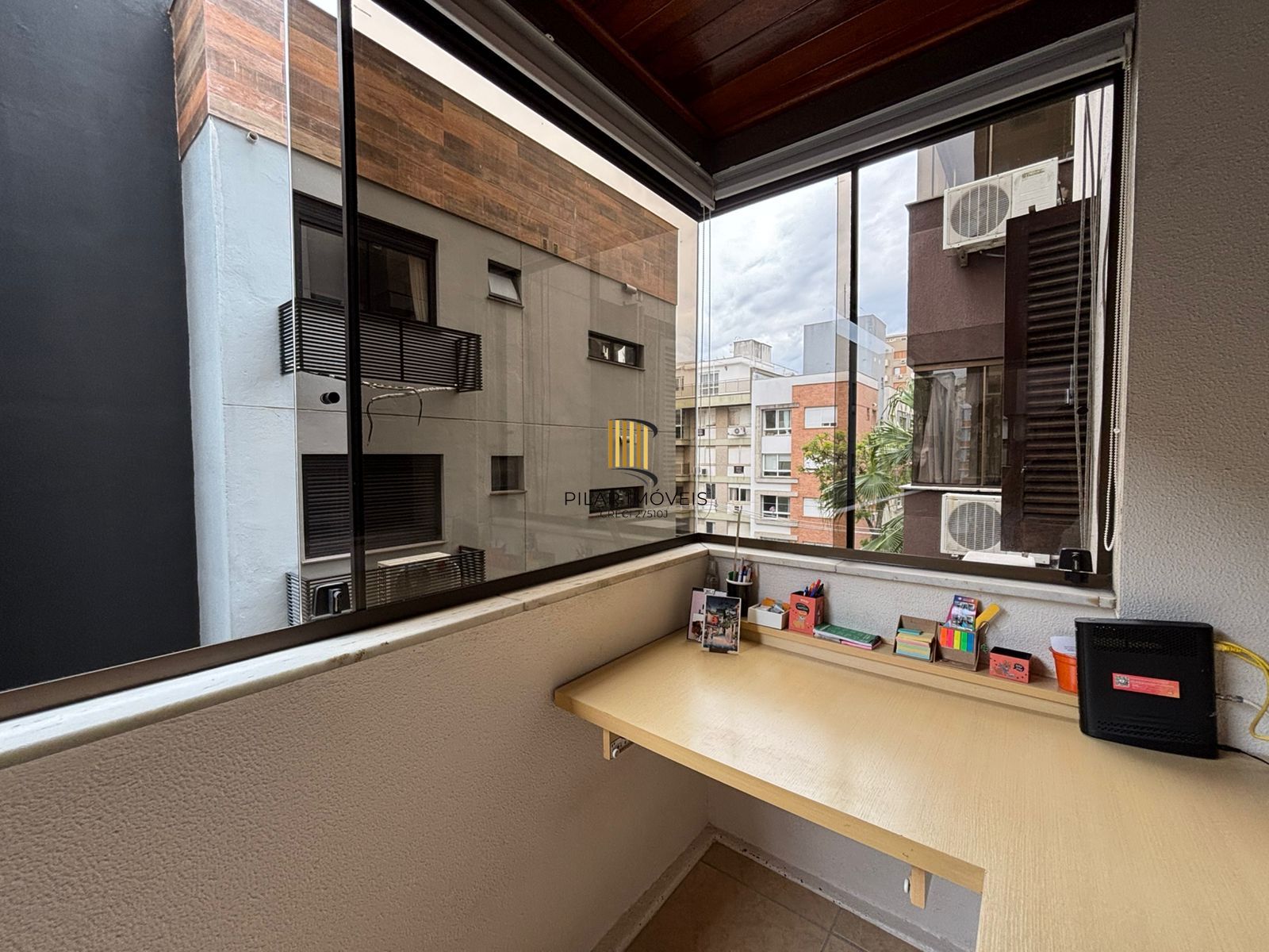 Apartamento de dois quartos e uma vaga de garagem no bairro Bom Fim em POA/RS