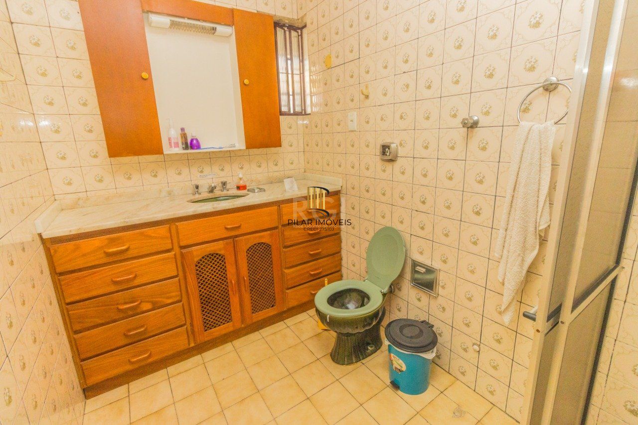 Casa para Venda - 165m², 3 dormitórios, 4 vagas - Santa Tereza