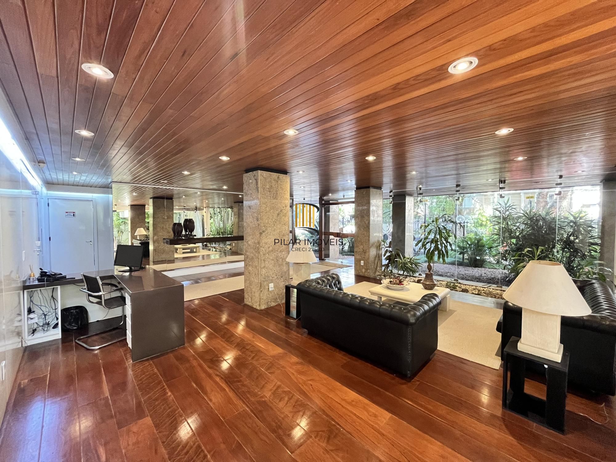 Apartamento de 4 quartos, suíte, amplo closet, dependência e 2 vagas de garagem