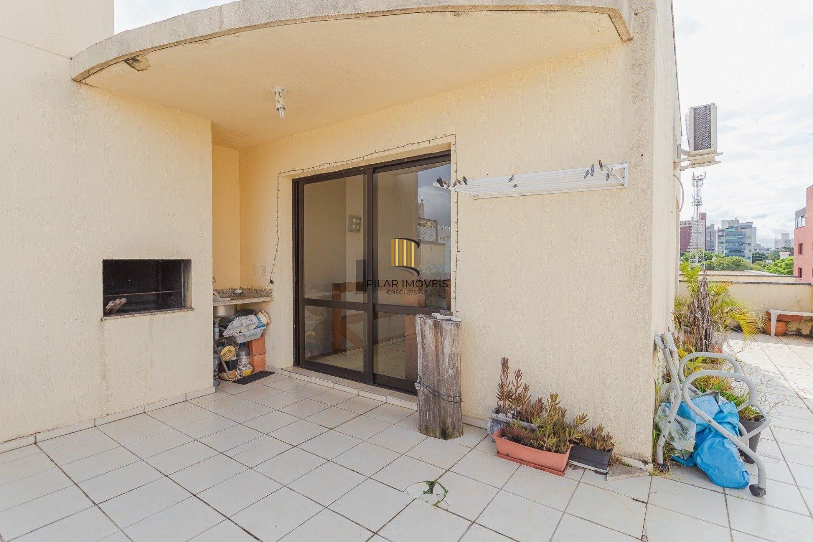 Cobertura de 3 quartos, 2 suítes e 2 vagas de garagem no bairro Petrópolis POA