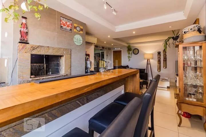 Apartamento para Venda - 105m², 2 dormitórios, sendo 1 suites, 2 vagas - Menino Deus