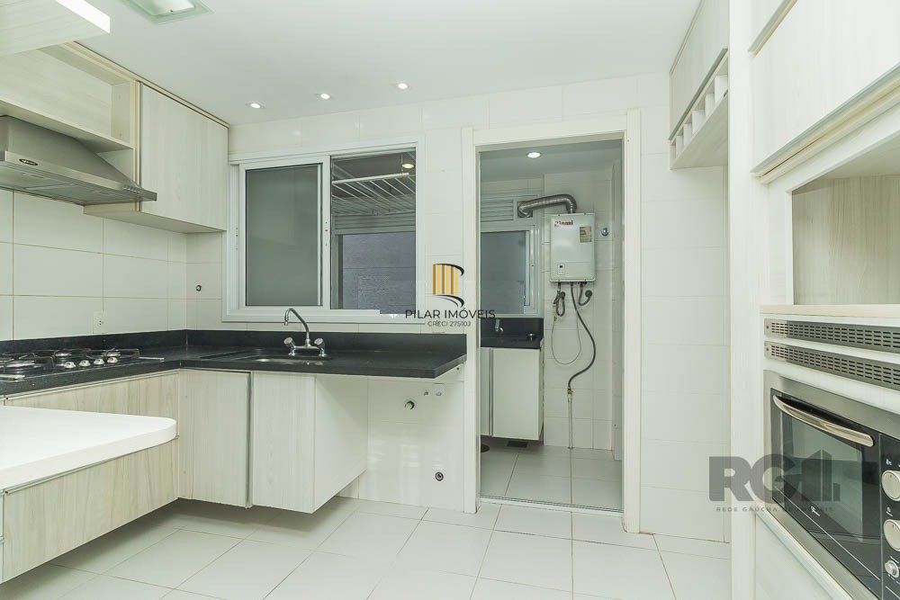 Apartamento de 3 quartos, suíte e duas vagas de garagem no bairro Jardim Europa