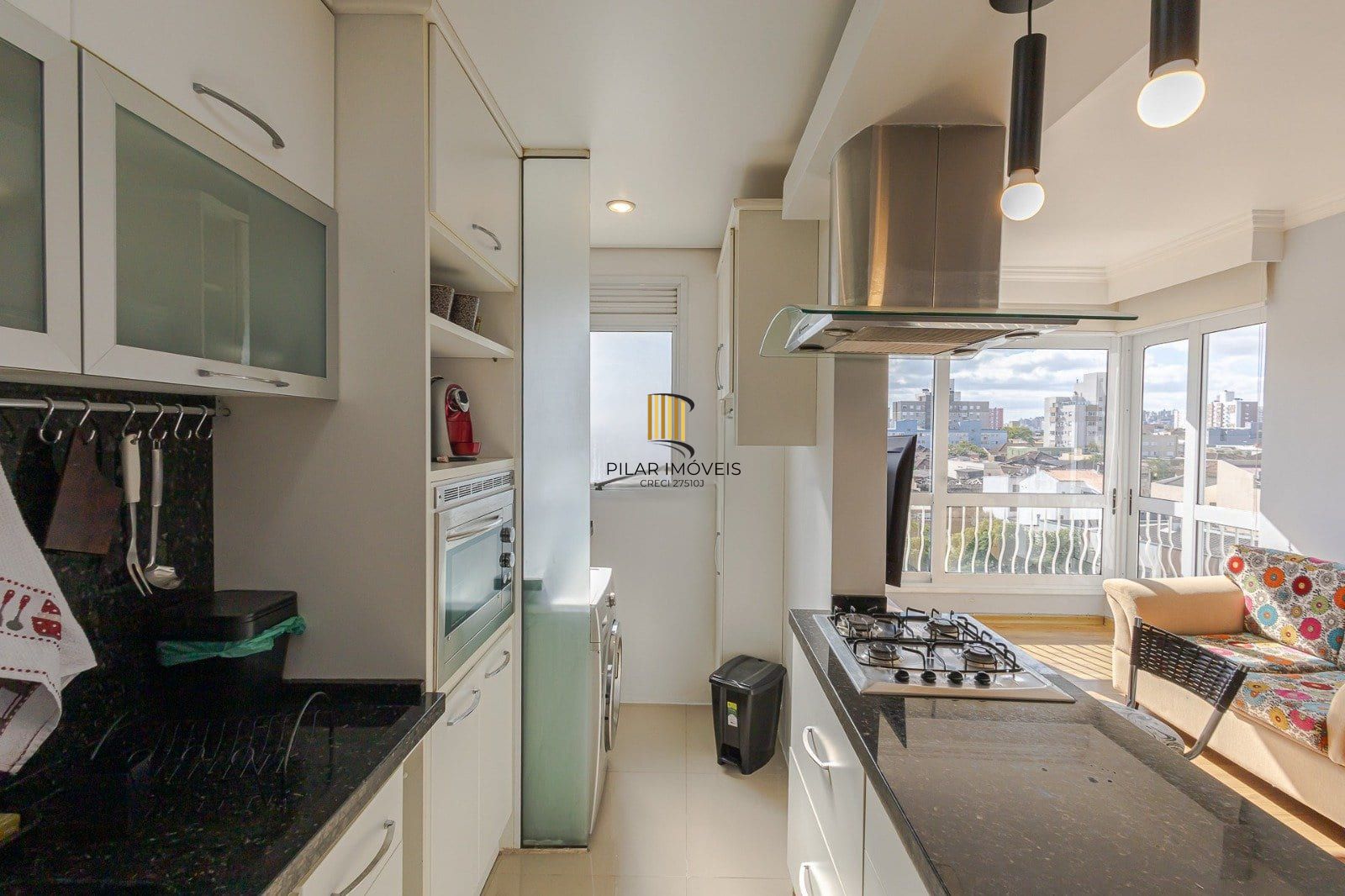 Apartamento de 2 quartos, suíte e 1 vaga garagem bairro Azenha em Porto Alegre
