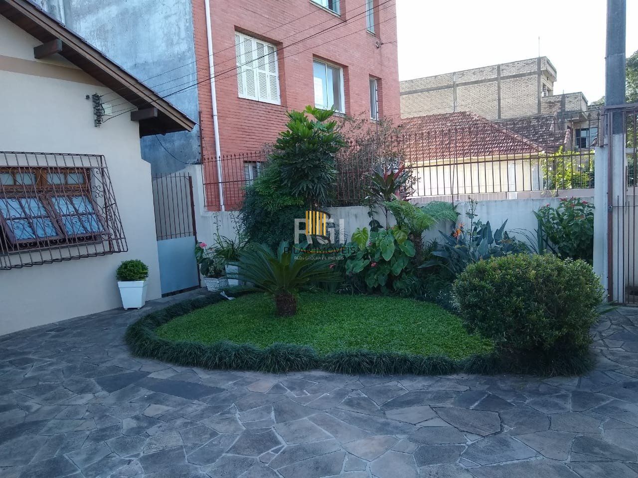 Casa para Venda - 280m², 3 dormitórios, Sarandi