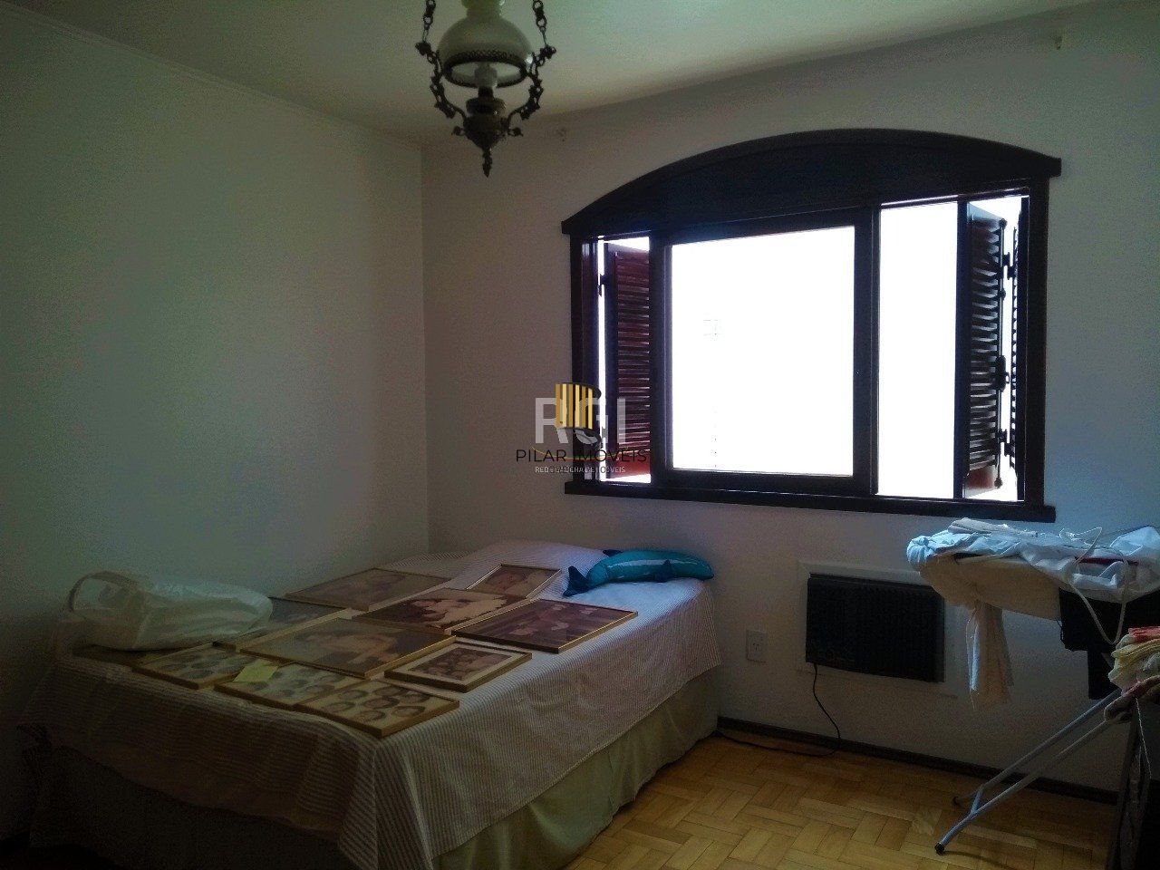 Casa para Venda - 175m², 4 dormitórios, sendo 2 suites, 2 vagas - Santa Cecília