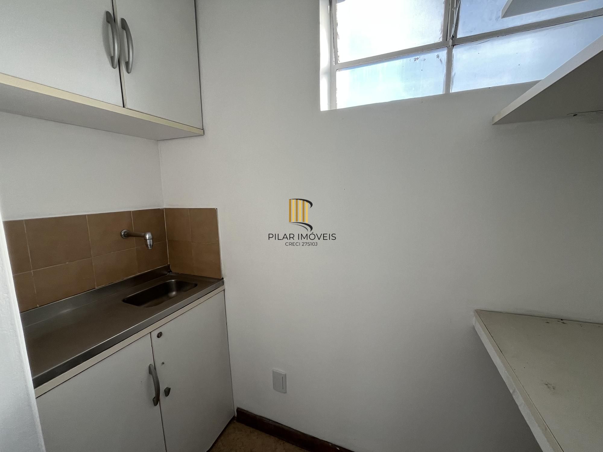 sala comercial grande prédio com elevador no bairro Rio Branco em Porto Alegre