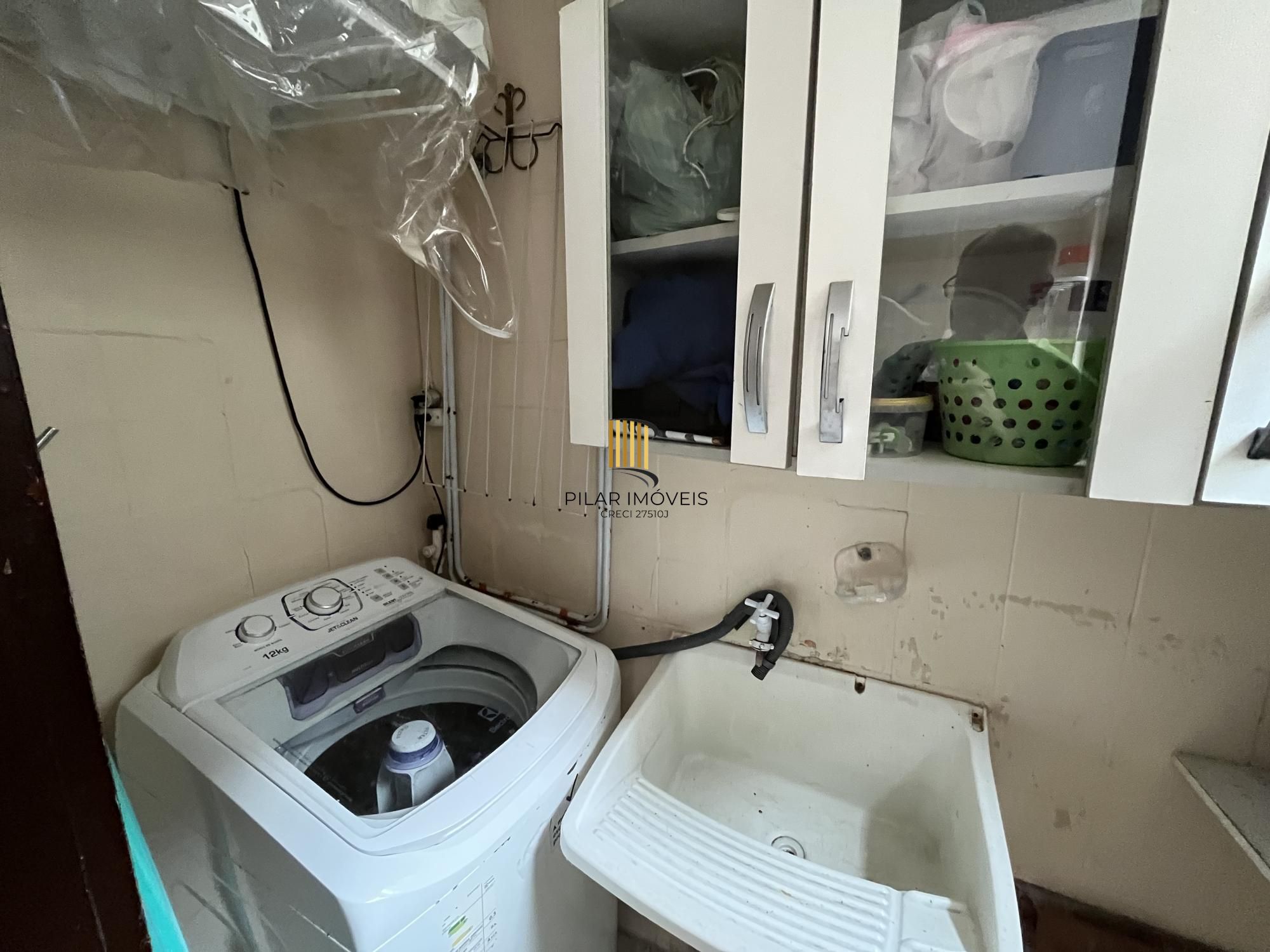 Apartamento de dois quartos com suíte no bairro Menino Deus em Porto Alegre