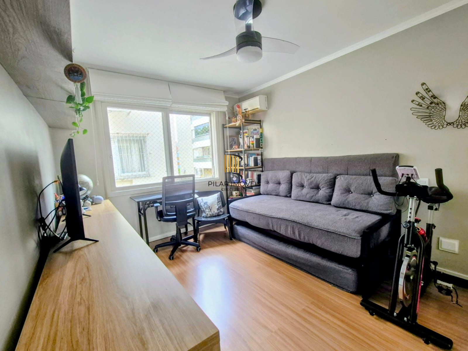 Apartamento de dois dormitórios e uma vaga de garagem no bairro Santana