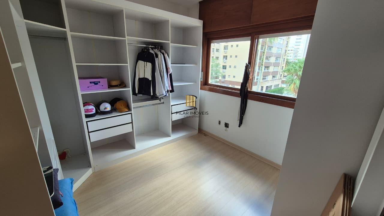 apartamento de 2 quartos, suíte e 1 vaga de garagem no bairro Menino Deus