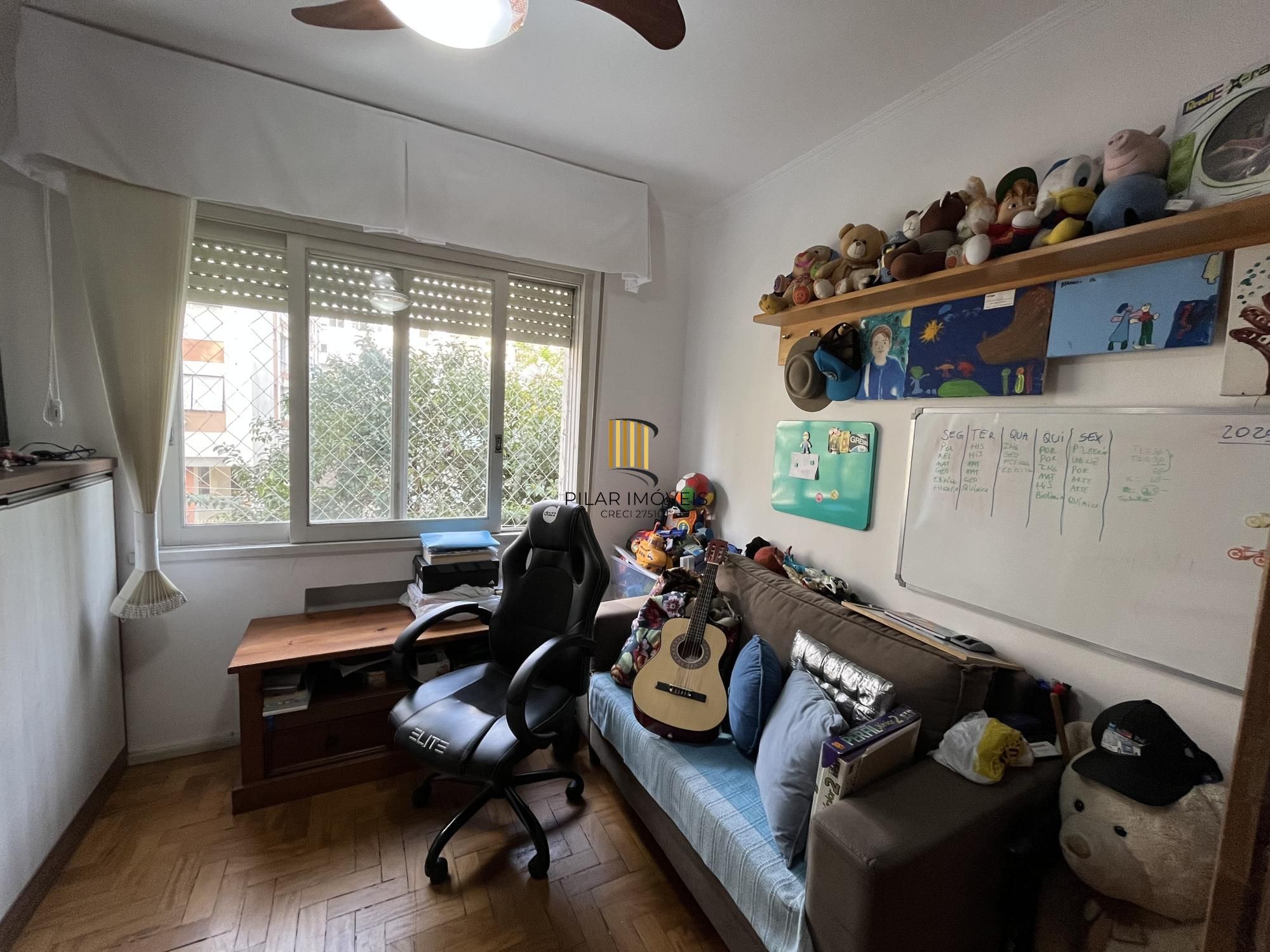 Apartamento de 3 quartos, suíte e 1 vaga de garagem no bairro Petrópolis em POA