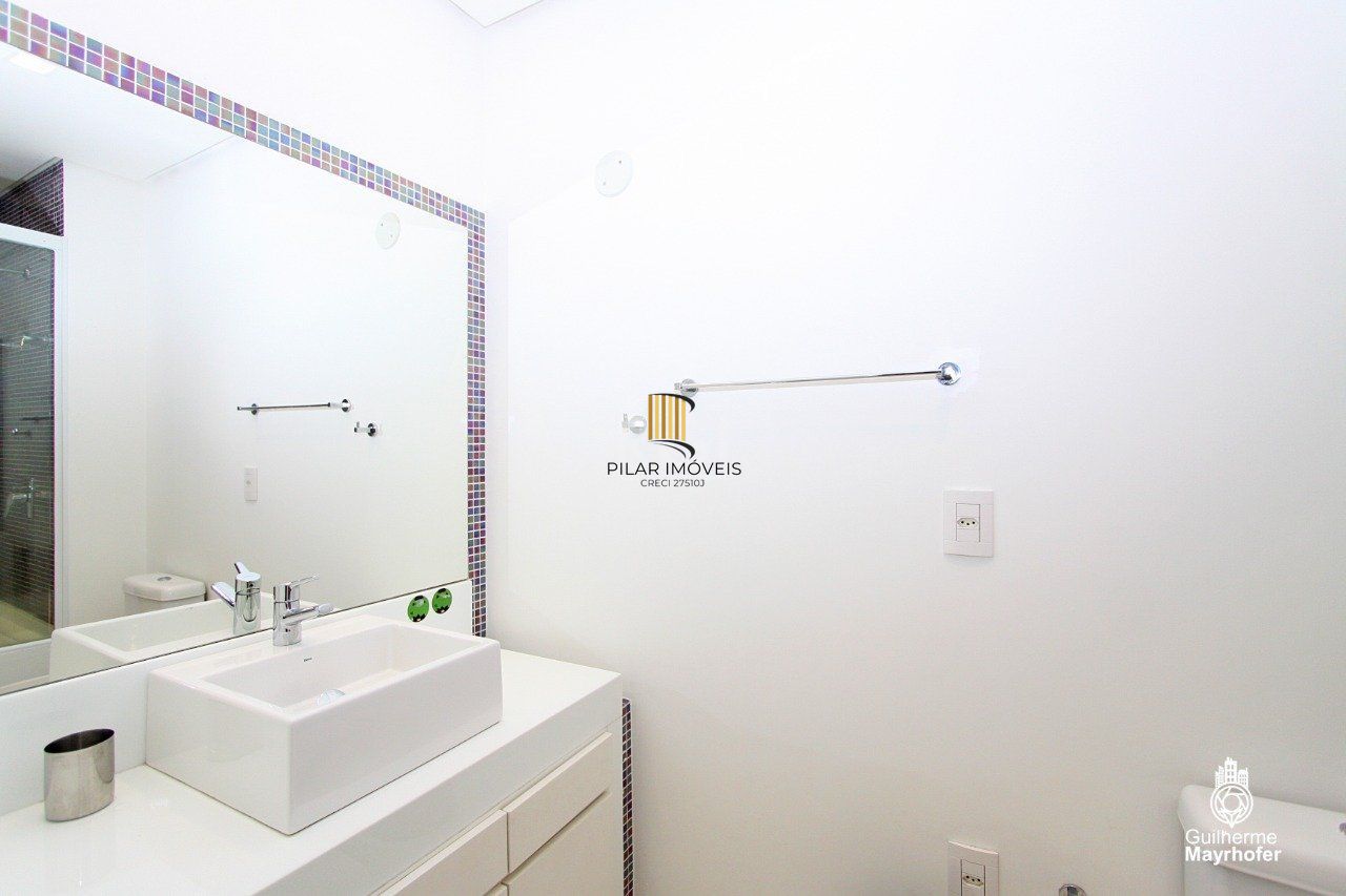 Cobertura para Venda - 327m², 3 dormitórios, sendo 3 suites, 5 vagas - Petrópolis