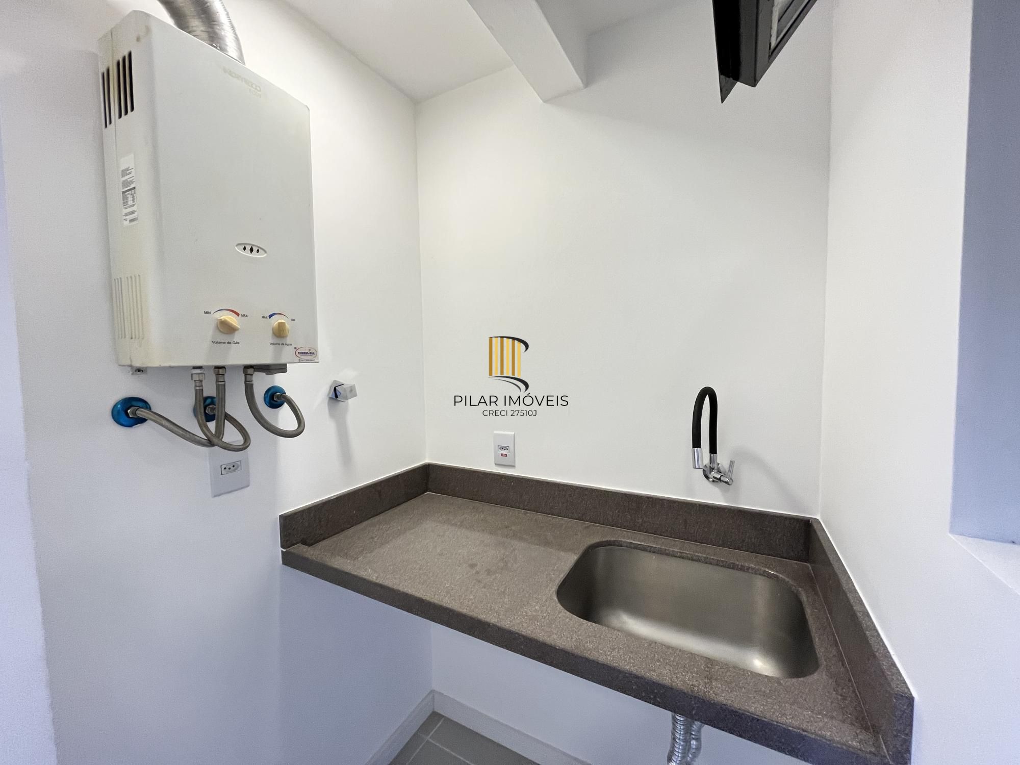Apartamento de 2 quartos, suíte e 1 vaga de garagem no bairro Bom Fim em POA