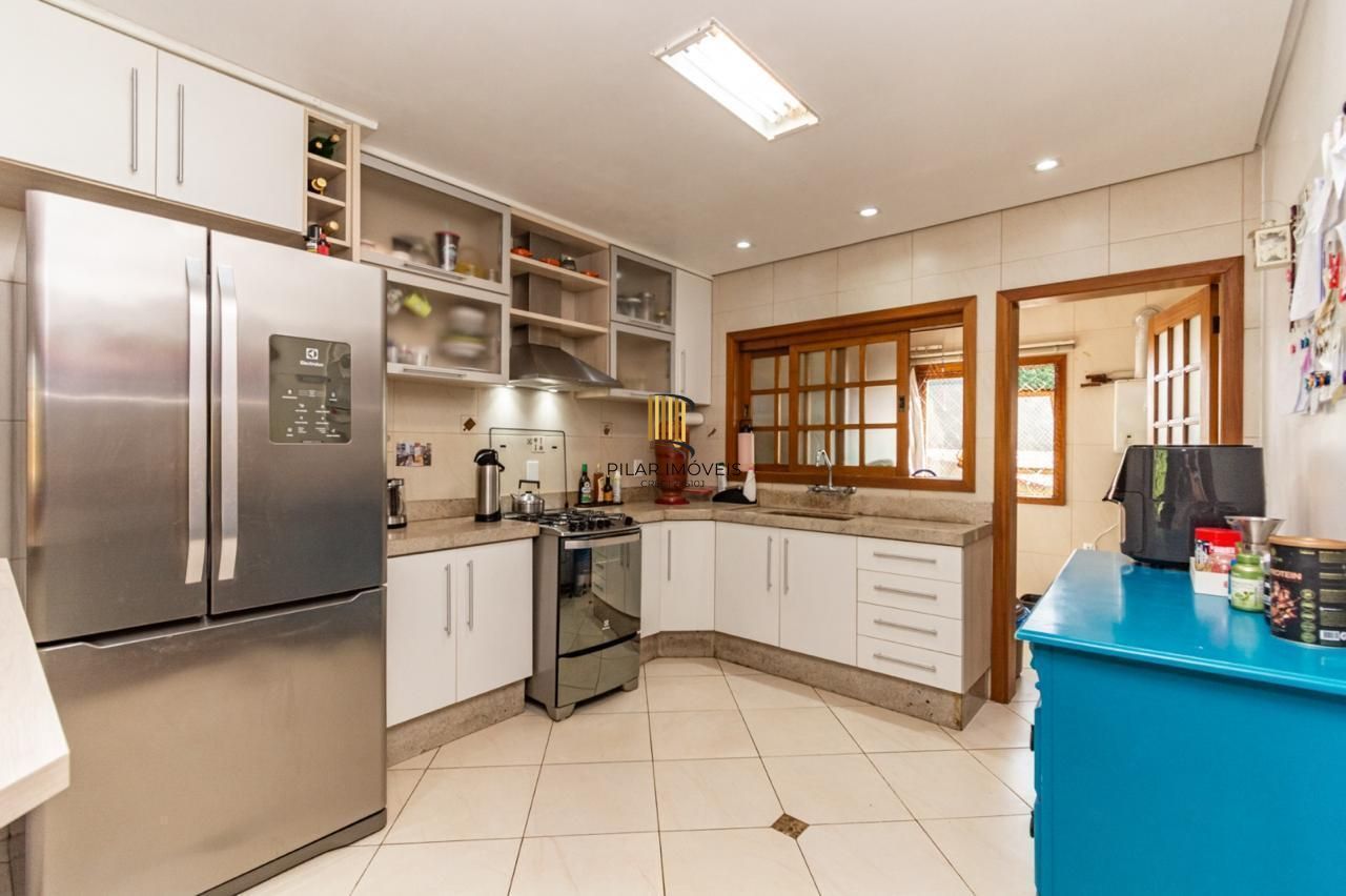 Casa 4 dormitórios no bairro Vila Jardim