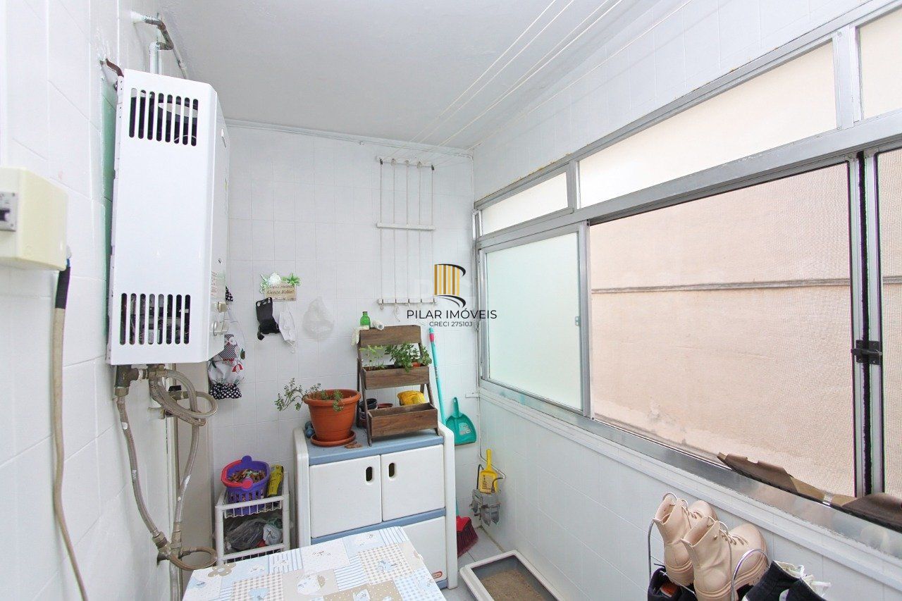 Apartamento para Venda - 115.09m², 3 dormitórios, sendo 1 suites, 1 vaga - Petrópolis