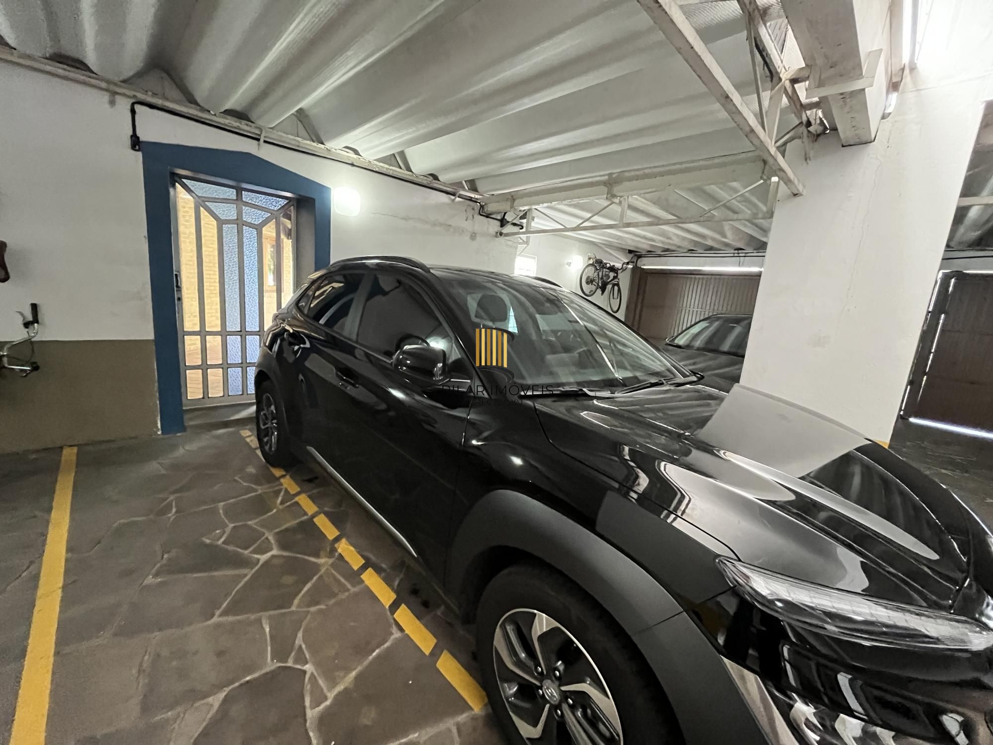 Apartamento de 4 quartos, suíte, amplo closet, dependência e 2 vagas de garagem