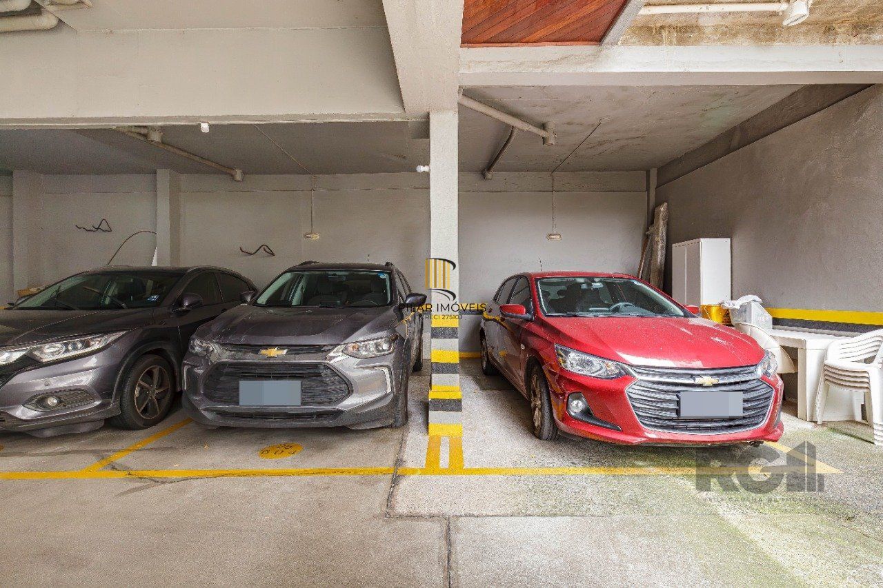 Cobertura 2 dormitórios, 2 suítes, 172 m² de área privativa e 2 vaga(s) de garagem. Localizado na Rua/Av. Casemiro De Abreu, no bairro Rio Branco em Porto Alegre.