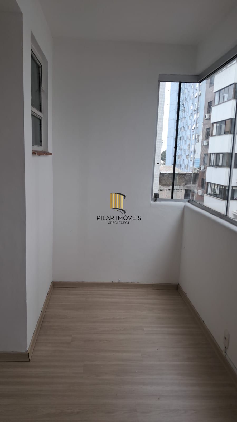 Cobertura de 3 quartos, suíte e 1 vaga de garagem no bairro Bom Fim em POA/RS