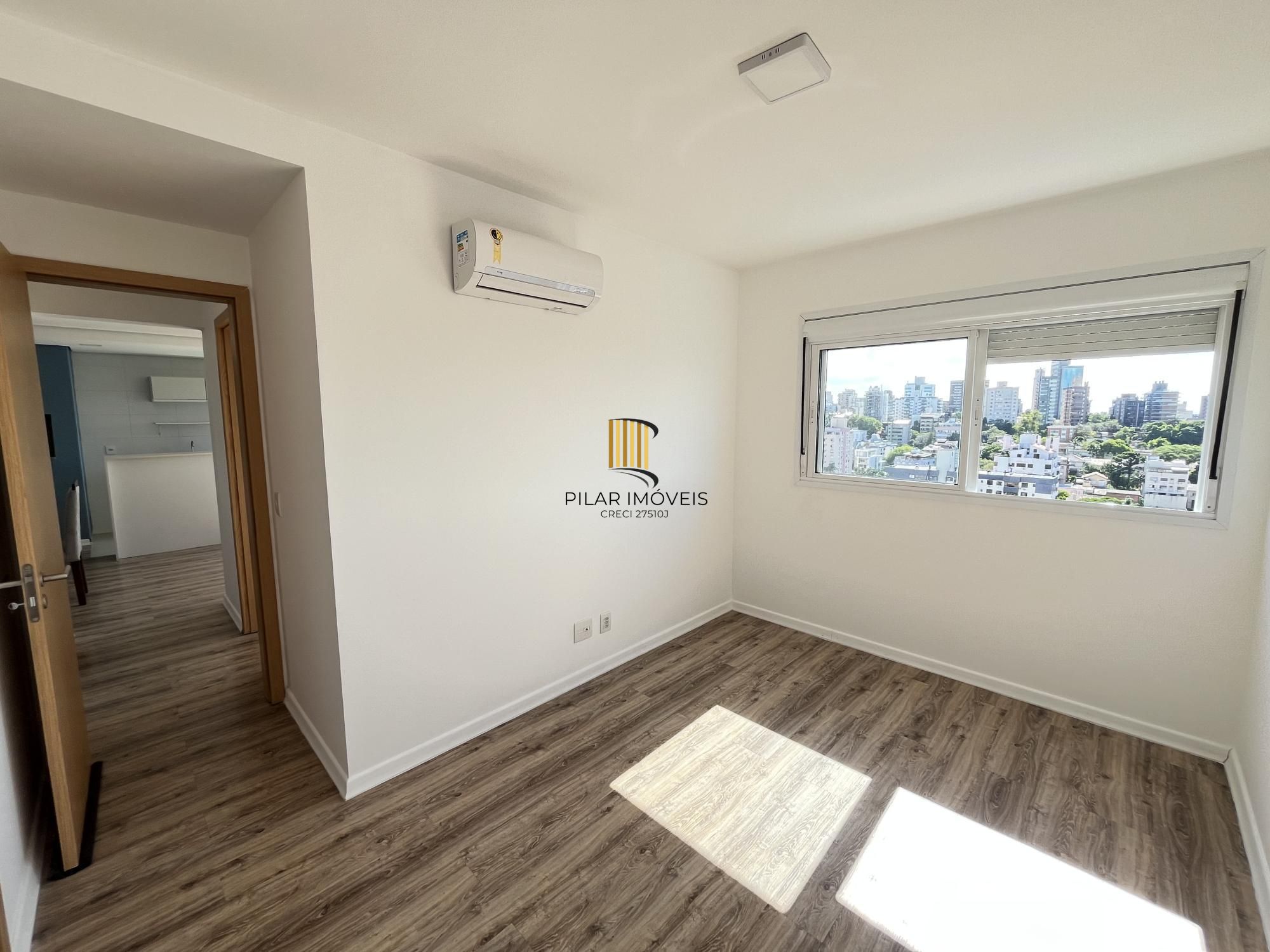 Apartamento de 2 dormitórios, suíte e 1 vaga de garagem no bairro Passo da Areia