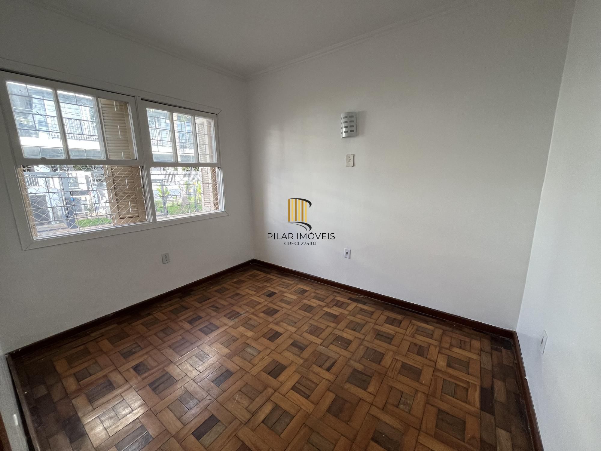 Apartamento térreo de 2 quartos no bairro Menino Deus em Porto Alegre
