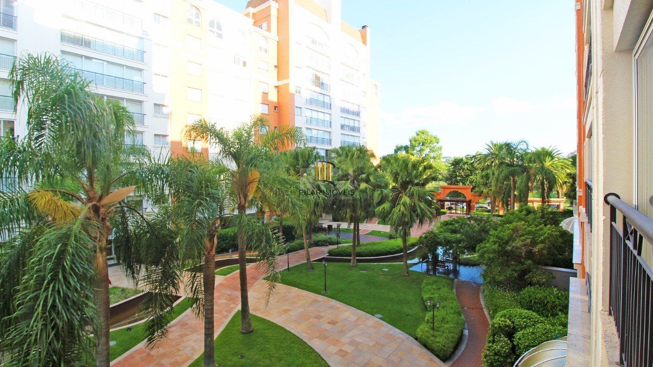 Apartamento com três (3) dormitórios, três (3) suítes sendo uma (1) suíte master e quatro (4) vagas de garagem com dois (2) depósitos próximo ao shopping  Iguatemi, no Condomínio Cipriani Nuova Archit