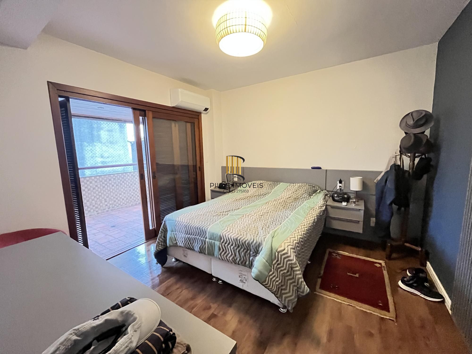 Apartamento de 3 quartos, 2 suítes, 1 americana e 2 vagas no bairro Farroupilha